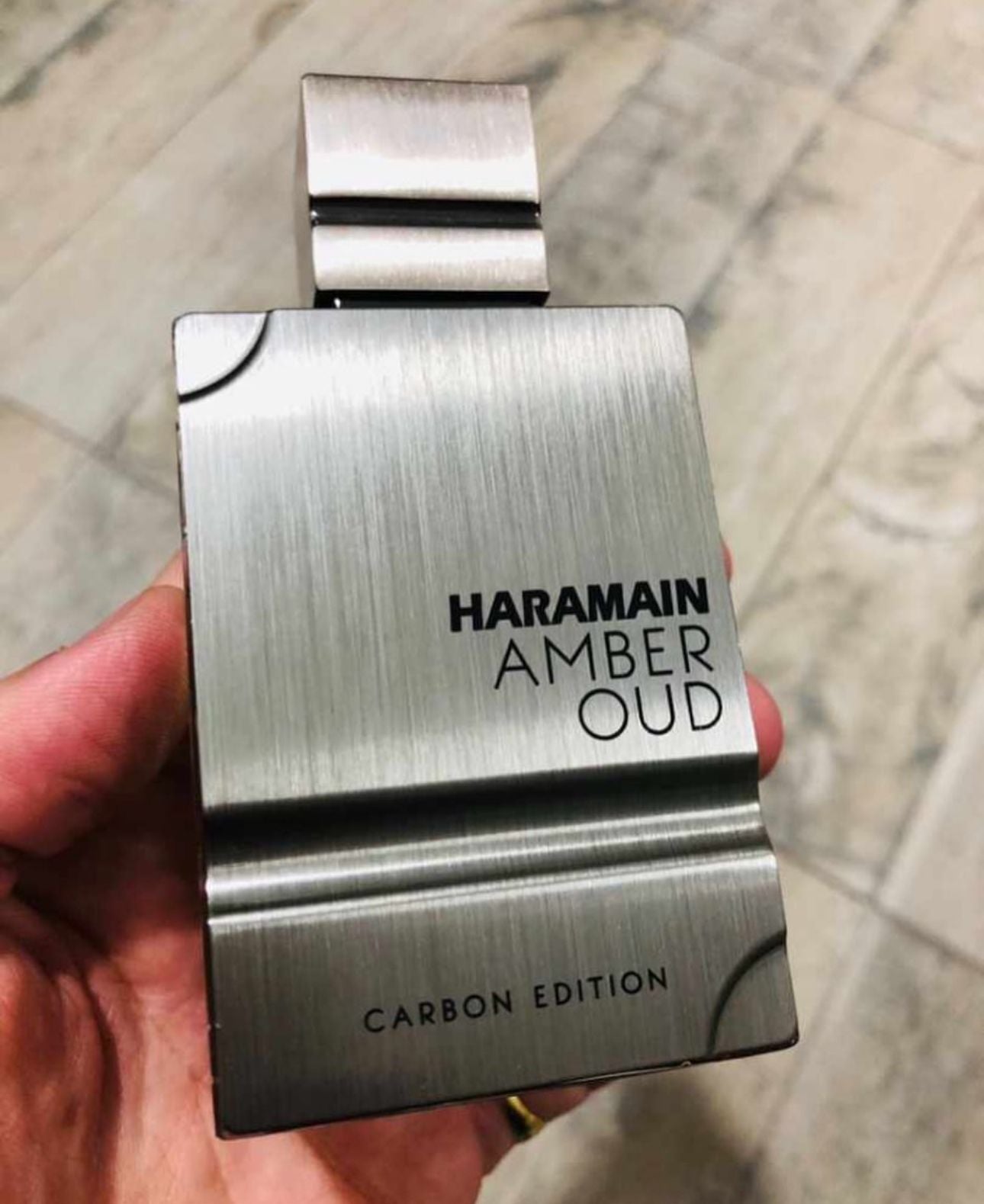Al Haramain Amber Oud Carbón Edition